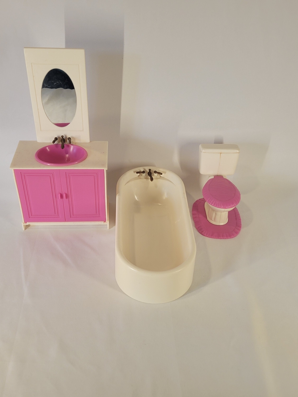 Vintage Barbie Bathroom Furniture Set